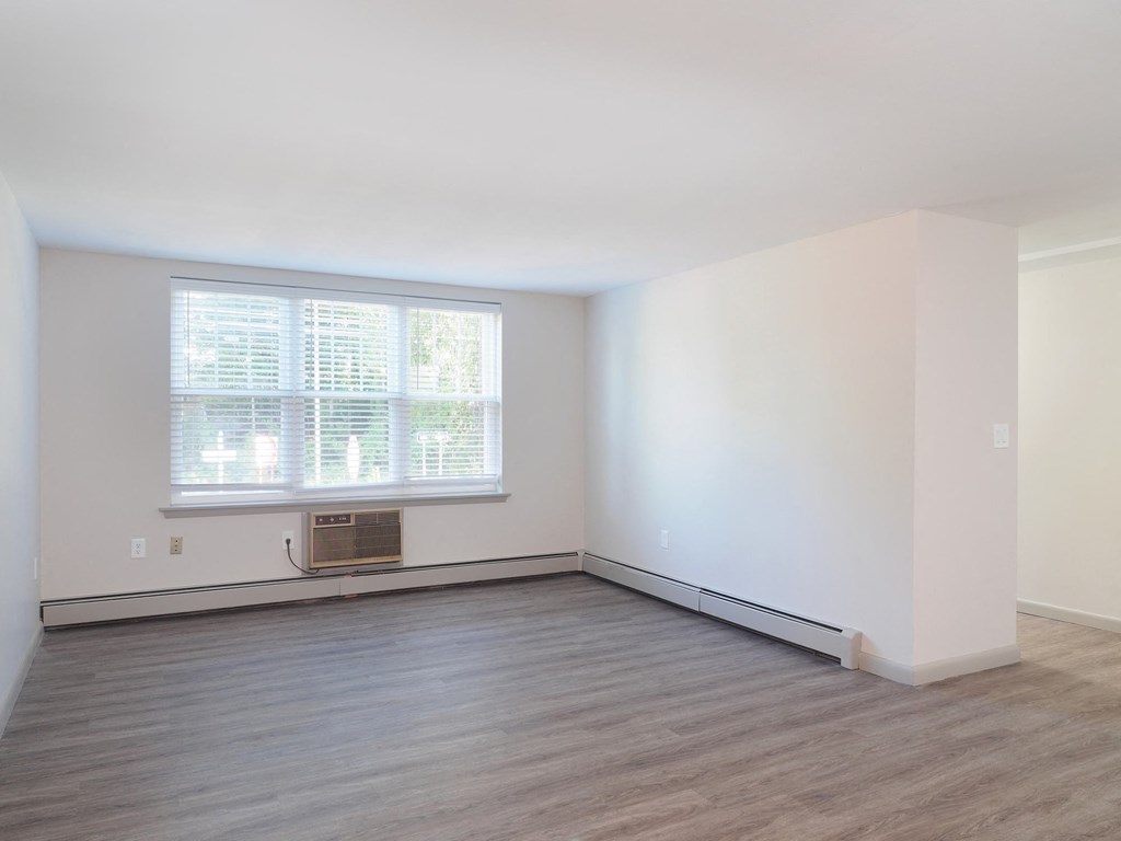 Enclave West Hartford / Parc West Apartments, 43 Caya Ave, West